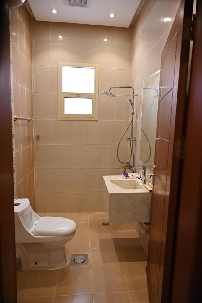 العابرة للشقق المخدومة Apartment *