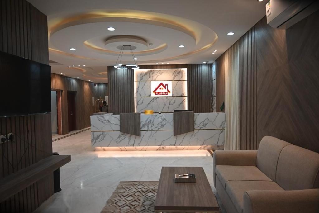العابرة للشقق المخدومة Apartment *