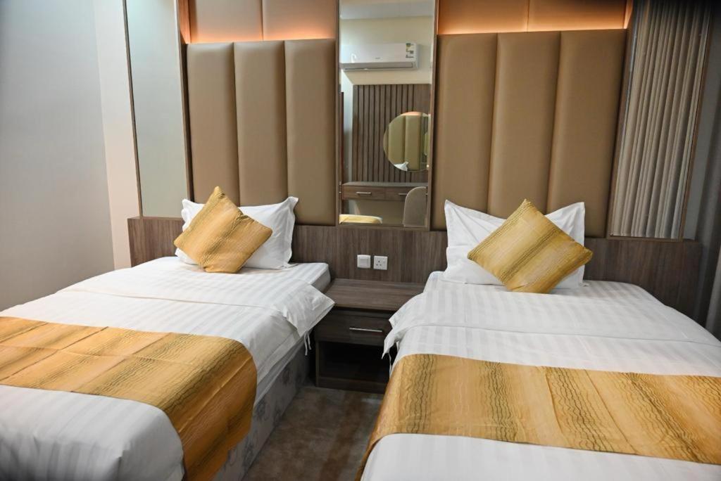 العابرة للشقق المخدومة Apartment *